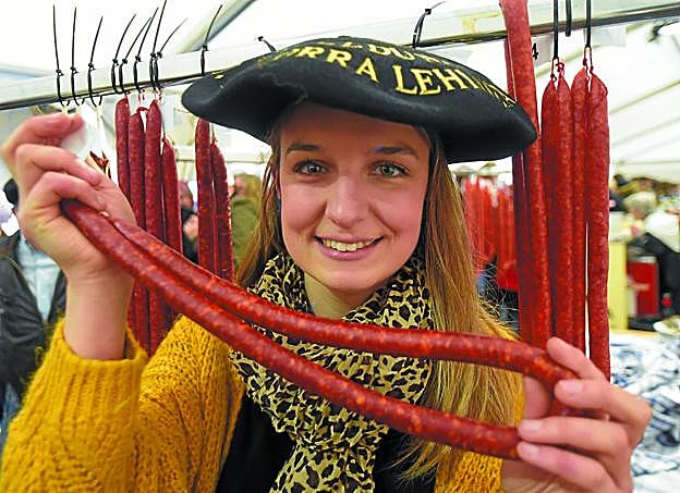 Agurtzane Subijana, gerente de Ezkurtxerri S.L., se mostraba así de contenta tras vencer en el Concurso de Txistorra de Euskal Herria.