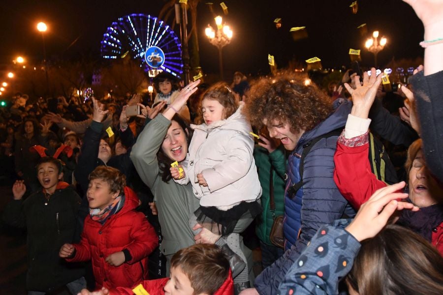 Mari Domingi y Olentzero han recibido las cartas de los más pequeños