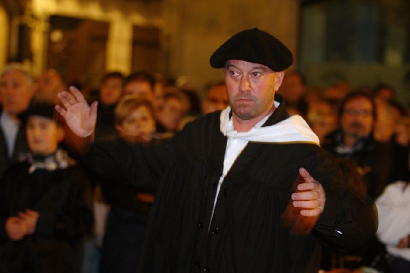 Los Olentzeros de Lau Haizetara y Ereintza han animado las calles de Errenteria