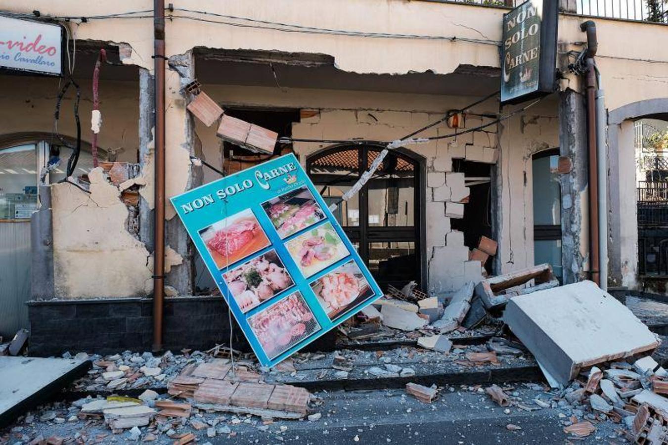 El presidente de la región italiana declara el estado de calamidad después del terremoto de 4,8 grados vinculado a la erupción del volcán