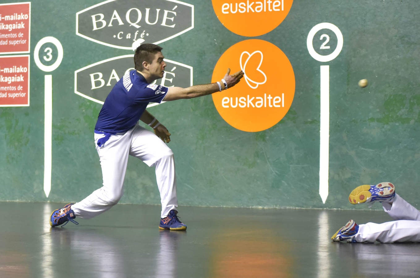 Irribarria y Zabaleta son líderes provisionales del Campeonato de Parejas gracias a su cómoda victoria por 11-22 sumada ante Bengoetxea VI y Ander Imaz este viernes en un Beotibar de Tolosa lleno.