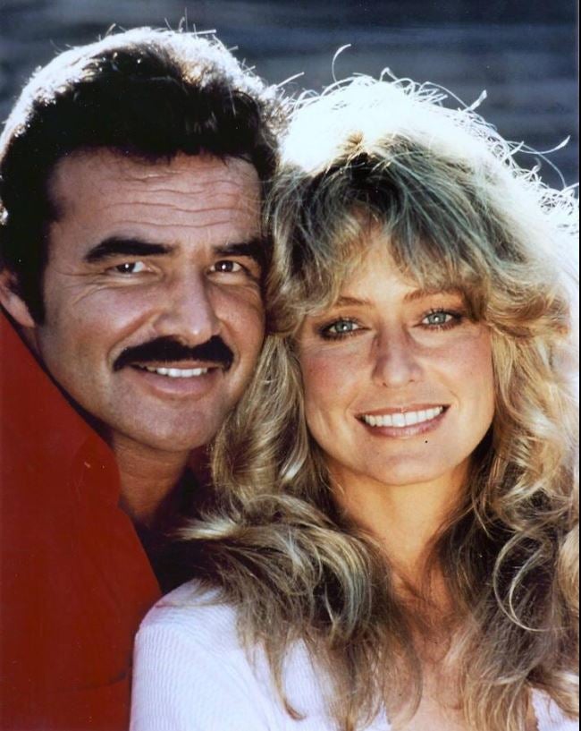 10. BURT REYNOLDS. El actor estadounidense Burt Reynolds falleció el 6 de septiembre a los 82 años tras sufrir un ataque al corazón. Tras una prometedora carrera deportiva que terminó prematuramente por culpa de las lesiones, Reynolds se entregó al cine. Hizo pequeños papeles en la década de 1950 y su carrera dio un salto con el lanzamiento en 1972 de 'Deliverance'. Su fama se disparó en los años 70 y 80 con películas como 'El clan de los rompehuesos', 'Dos pícaros con suerte' o 'Los locos de Cannonball'.