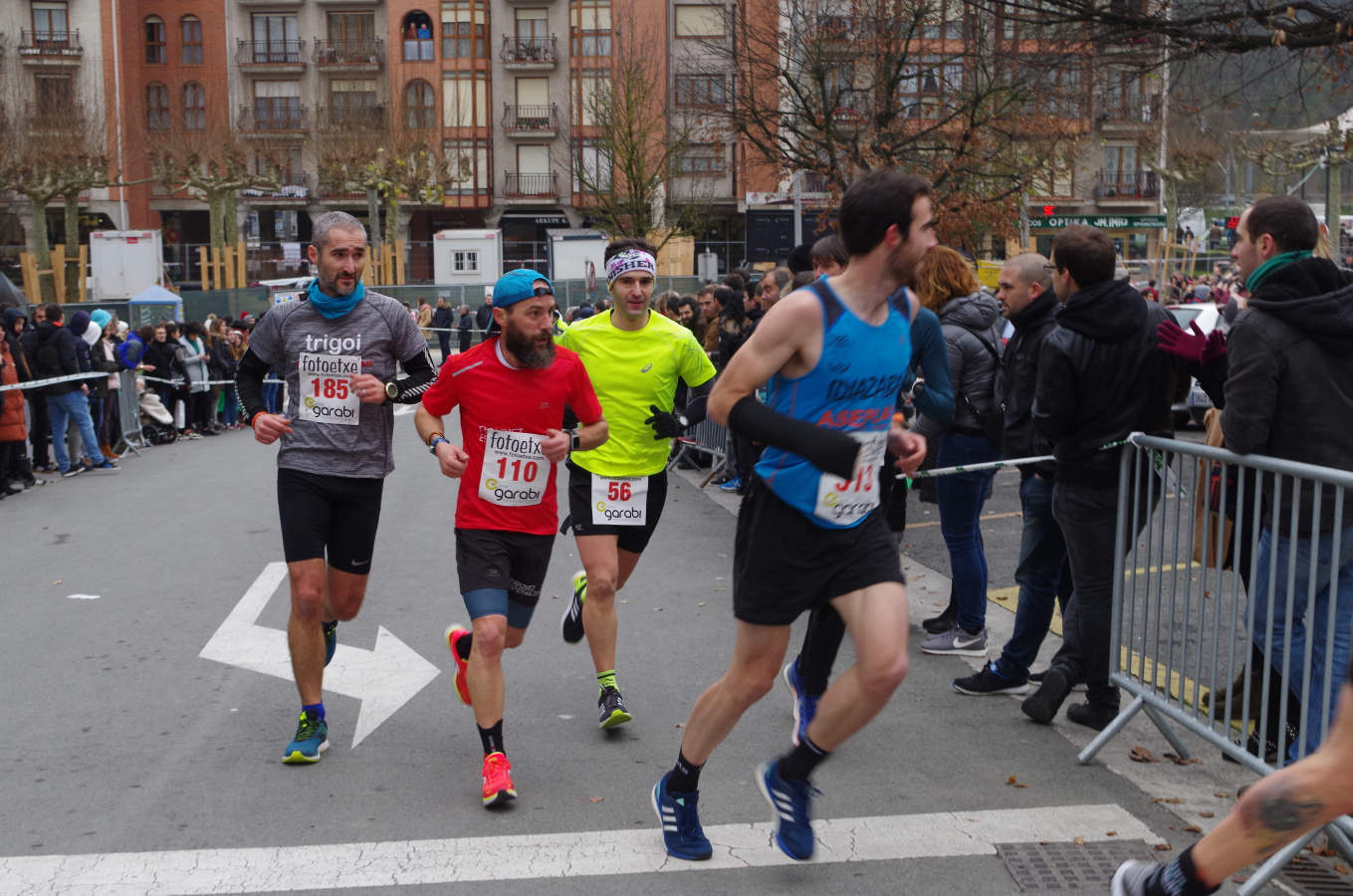La alavesa Elena Loyo y el marroquí Mustapha El Aziz ganan la San Silvestre de Beasain