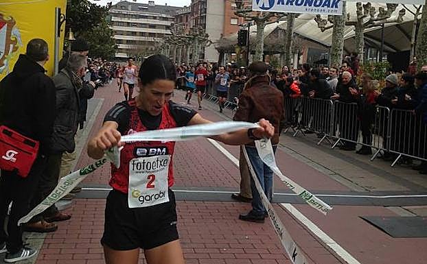 Elena Loyo, a su llegada a meta