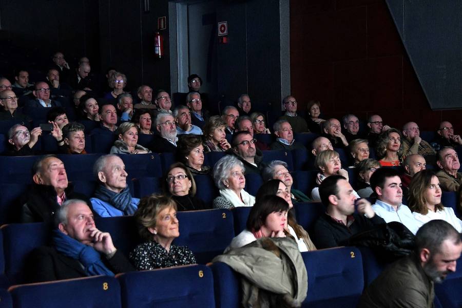 Homenaje a Miguel Gallastegui durante su centenario.  Campeón manomanista en tres ocasiones, en 1948, 1950 y 1951 , marcó una época dentro de la pelota a mano y fue quien tomó el relevo a Atano III en la cúspide de la modalidad