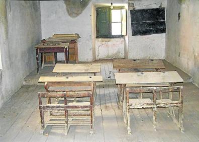 Imagen secundaria 1 - El maestro que llevó el mar a la imaginación de los niños de Castilla