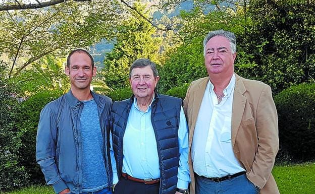 Arrese, Lazpiur y Zaldua, en la presentación de la fundación. 