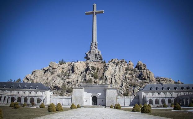 Abascal cree que el traslado de Franco del Valle de los Caídos es «propaganda»