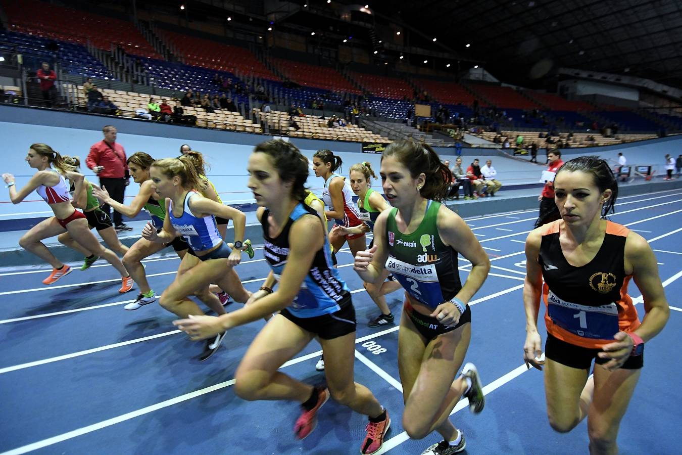 La atleta irundarra se ha impuesto en la final de los 60 metros vallas del Campeonato de Gipuzkoa absoluto disputado en el velódromo de Anoeta. 