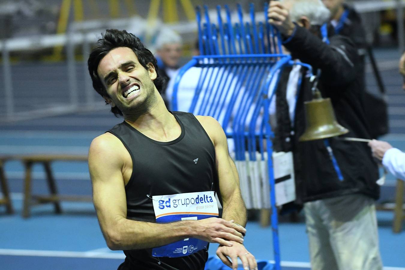 La atleta irundarra se ha impuesto en la final de los 60 metros vallas del Campeonato de Gipuzkoa absoluto disputado en el velódromo de Anoeta. 