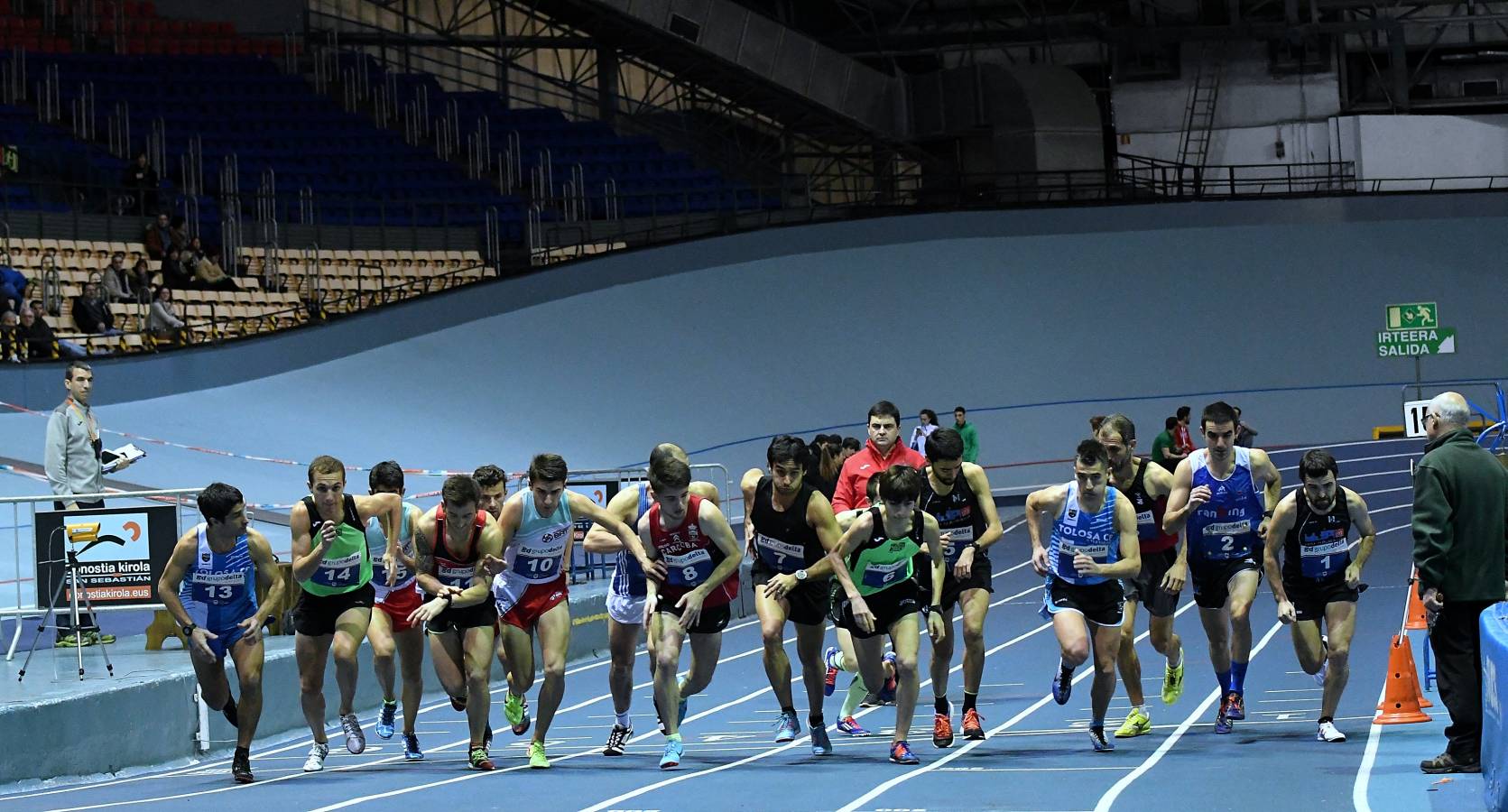 La atleta irundarra se ha impuesto en la final de los 60 metros vallas del Campeonato de Gipuzkoa absoluto disputado en el velódromo de Anoeta. 