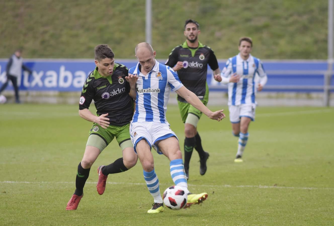 El filial de la Real Sociedad ha caído en Zubieta frente al conjunto cántabro, líder del grupo 2 de Segunda B. 