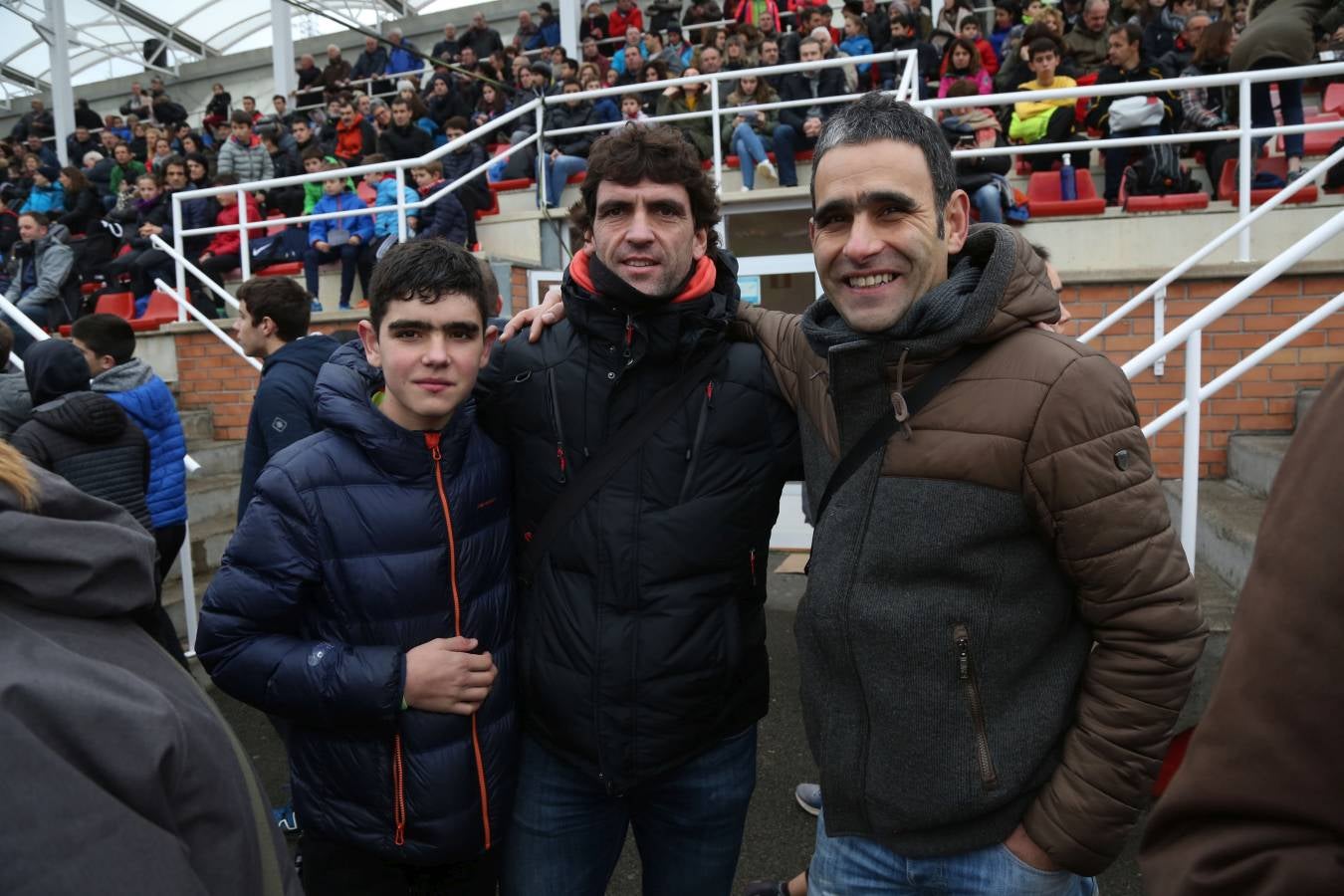 Cientos de aficionados se han acercado a Mintxeta para disfrutar del Cross Juan Muguerza de Elgoibar