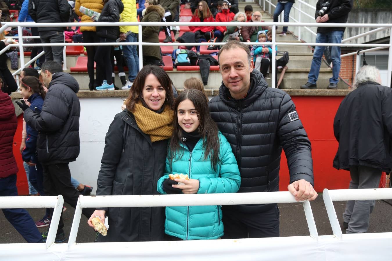 Cientos de aficionados se han acercado a Mintxeta para disfrutar del Cross Juan Muguerza de Elgoibar