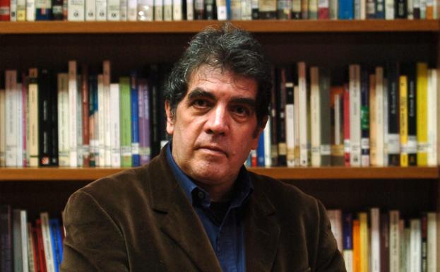 El escritor Eduardo Lago. 