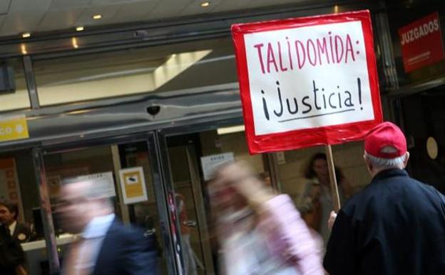 Las víctimas de talidomida reclaman a Sanidad más de 390 millones de euros