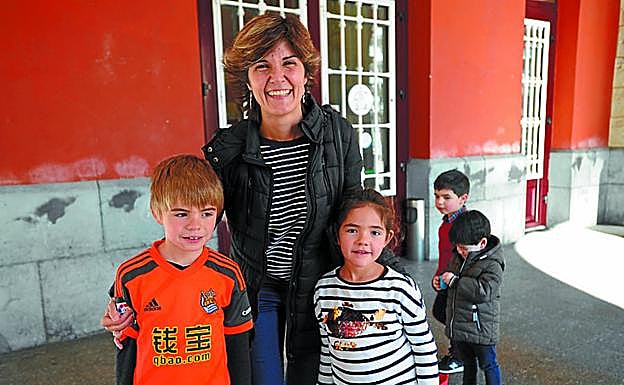 Leire Álvarez Bergaretxe, con Unai y Maialen.