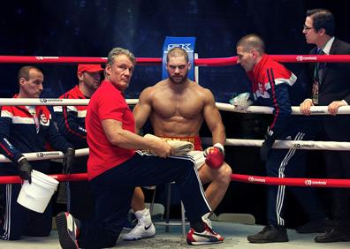 Imagen secundaria 1 - Tres fotogramas de la película. 