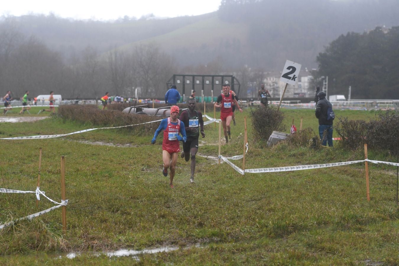 Infernal mañana en el hipódromo donostiarra, con poco público