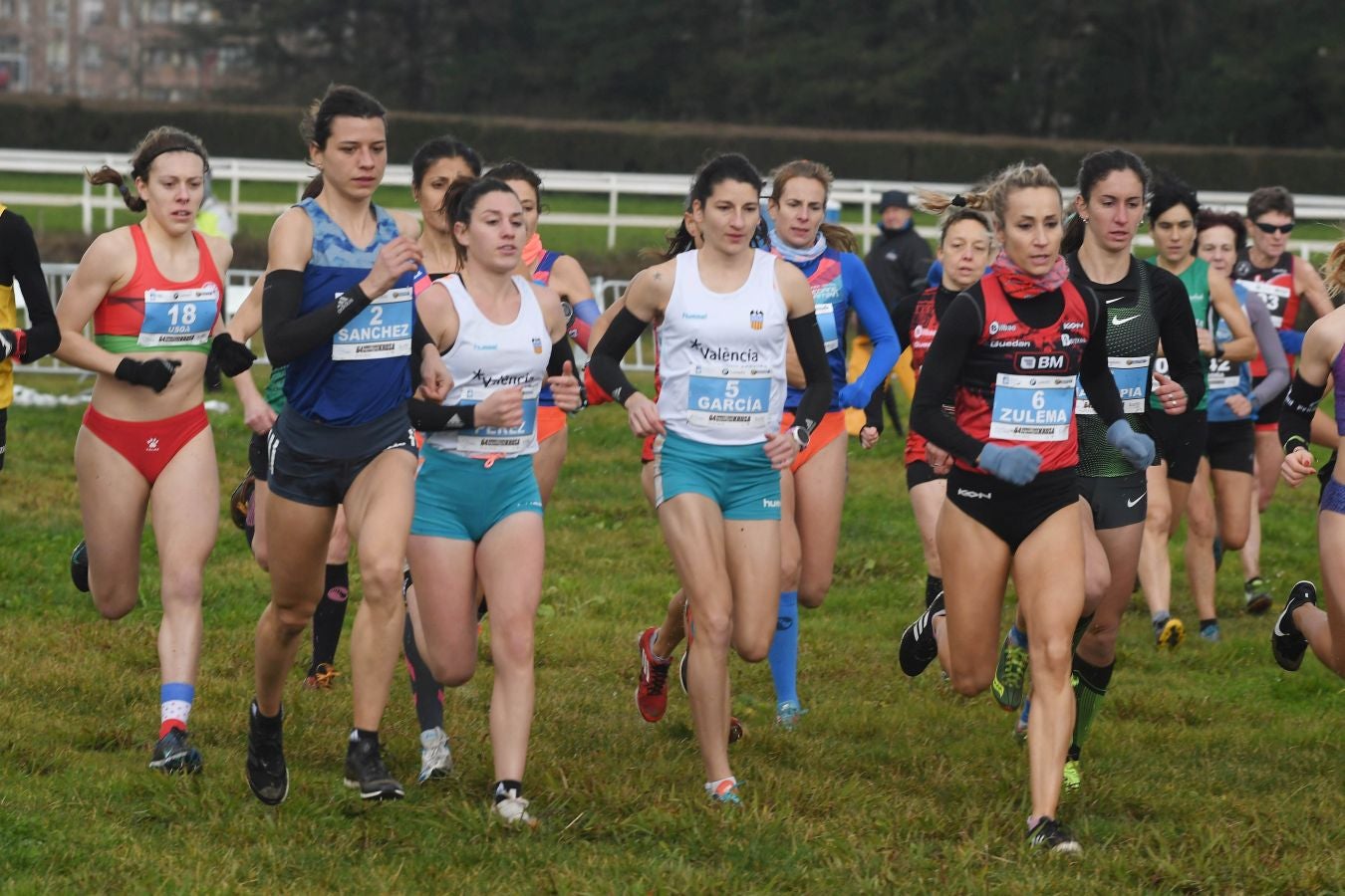 Infernal mañana en el hipódromo donostiarra, con poco público