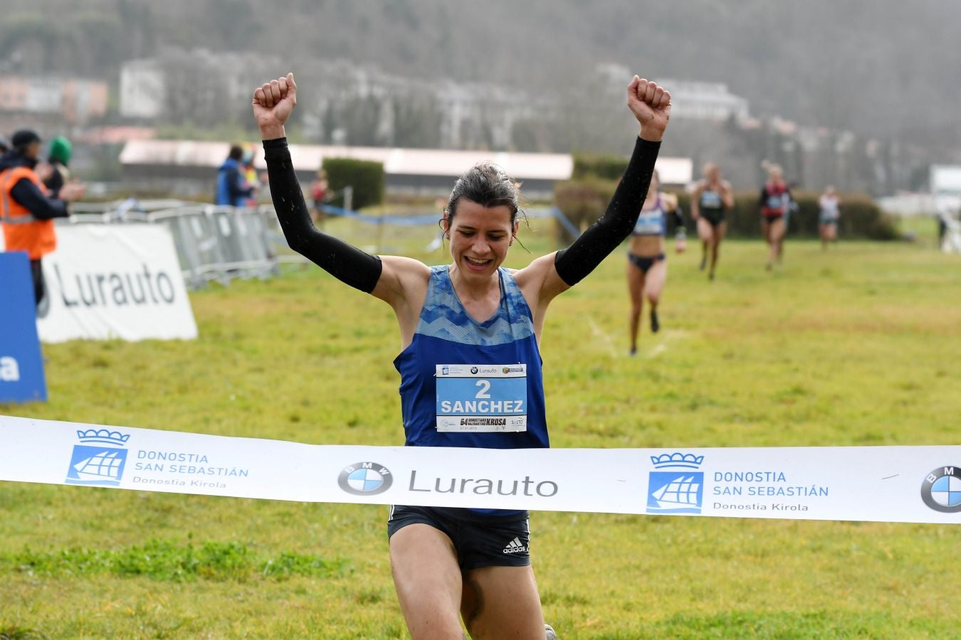 Infernal mañana en el hipódromo donostiarra, con poco público