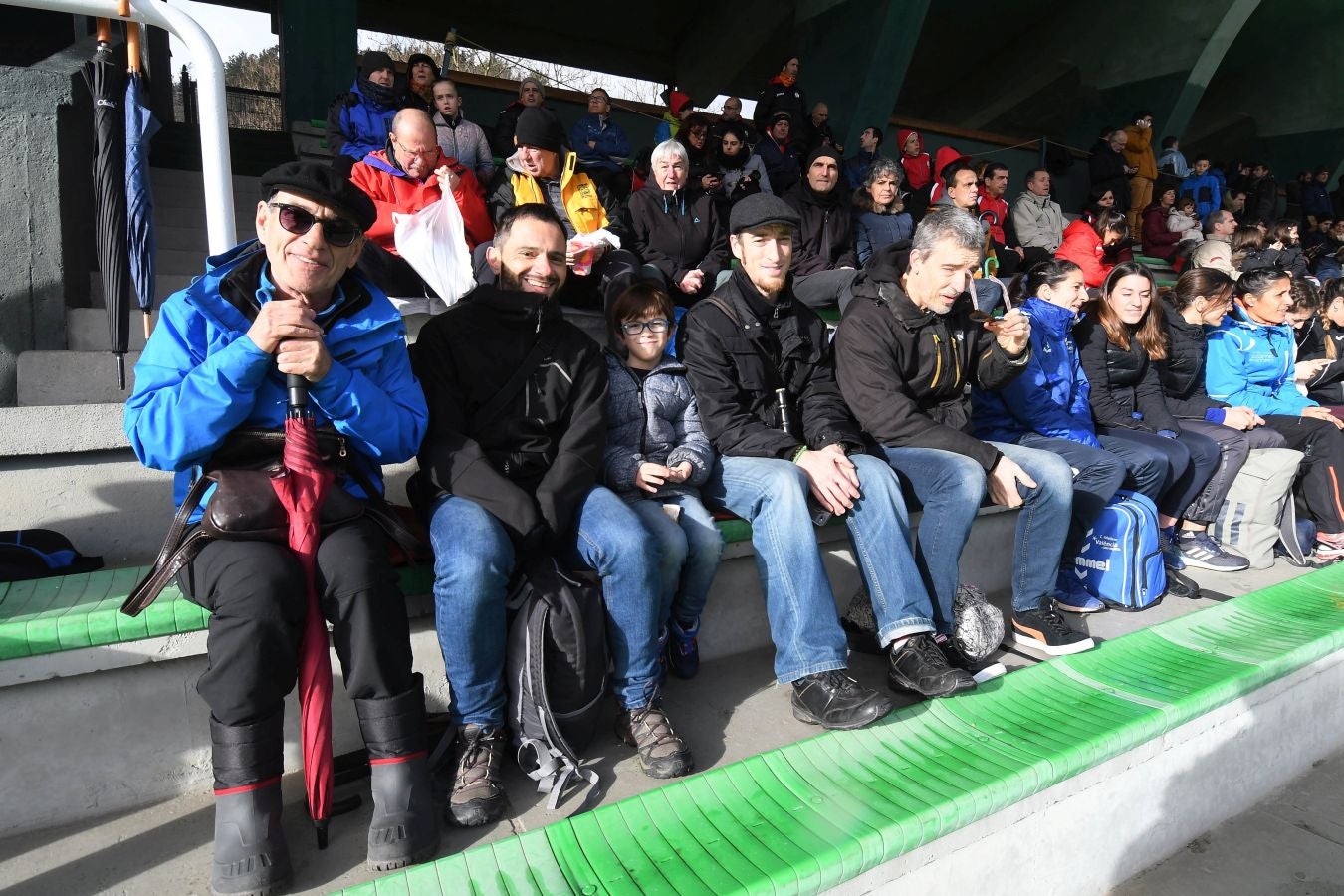 Fotos: El público del cross de San Sebastián desafía al viento y la lluvia