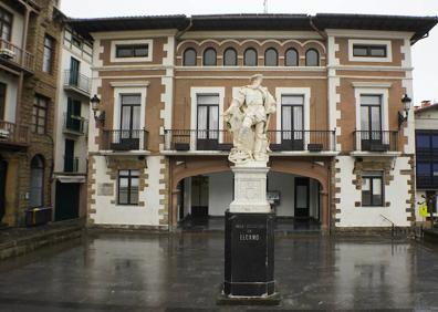 Imagen secundaria 1 - Defensa levantará una estatua a Elcano en el centro de Madrid