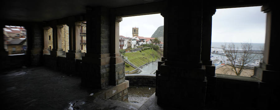 El Ministerio de Defensa tiene intención de erigir una estatua en memoria de Juan Sebastián Elcano en el centro de Madrid. El monumento está vinculado con los actos del quinto centenario de la expedición que dio la primera vuelta al mundo. Será la segunda efigie que recuerde al marino de Getaria fuera del territorio guipuzcoan. El primero está en Sevilla.