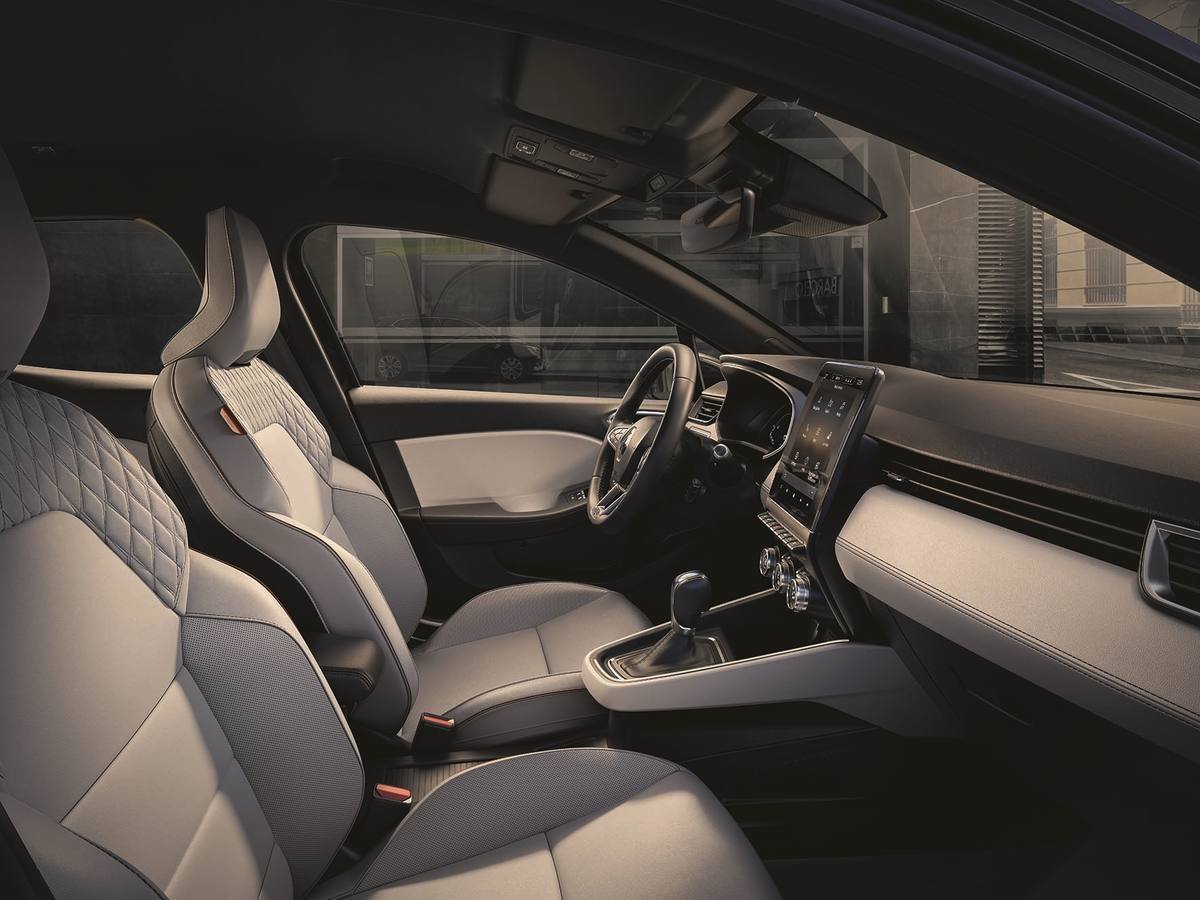 La quinta generación del Clio se acaba de dar a conocer. Una nueva versión con mayor calidad, más tecnología y adopta un diseño más moderno y dinámico.
