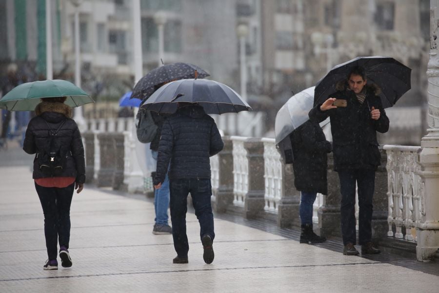 El temporal de viento y lluvia está dando una pequeña tregua pero se espera que el tiempo se recrudezca de cara al fin de la semana. 