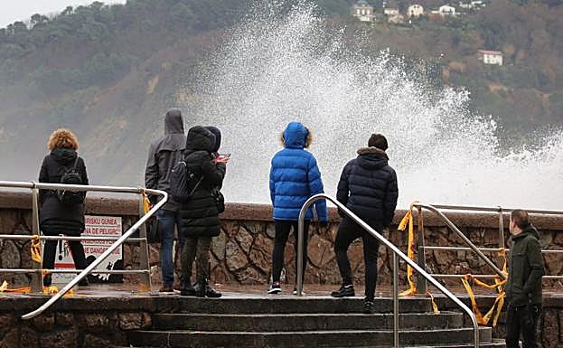Imagen principal - La ciclogénesis 'Gabriel' no ha dejado daños de consideración en Gipuzkoa
