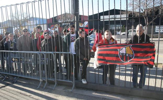 Concentración de aficionados del Reus.