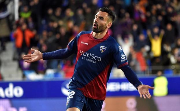 Enrique Gallego celebra su primer gol en Primera División.