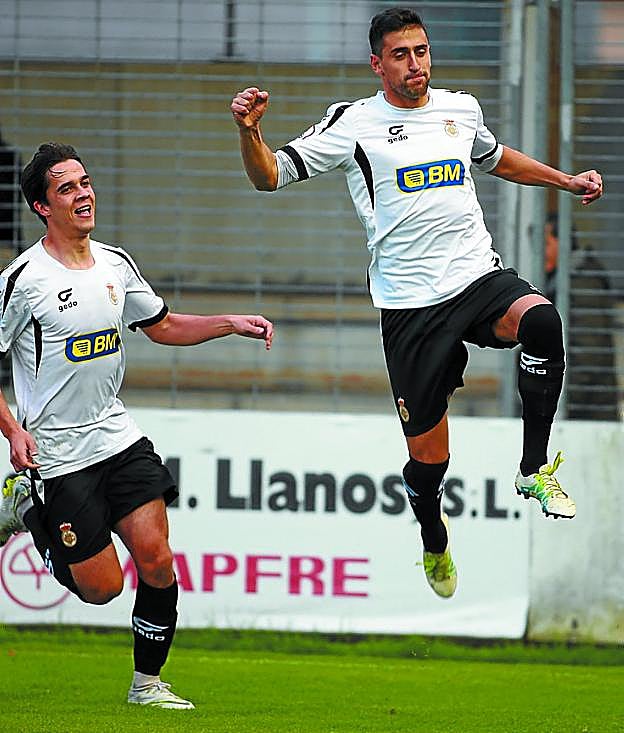 Orbegozo, que pudo ir al Mirandés, se queda en Irun. 