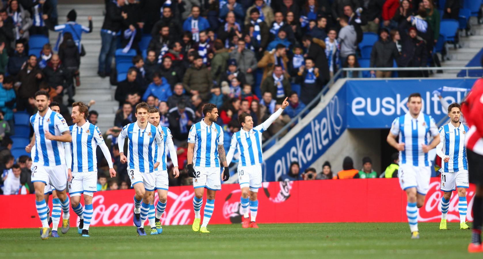 Las mejores imágenes del derbi entre la Real Sociedad y el Athletic en Anoeta. 