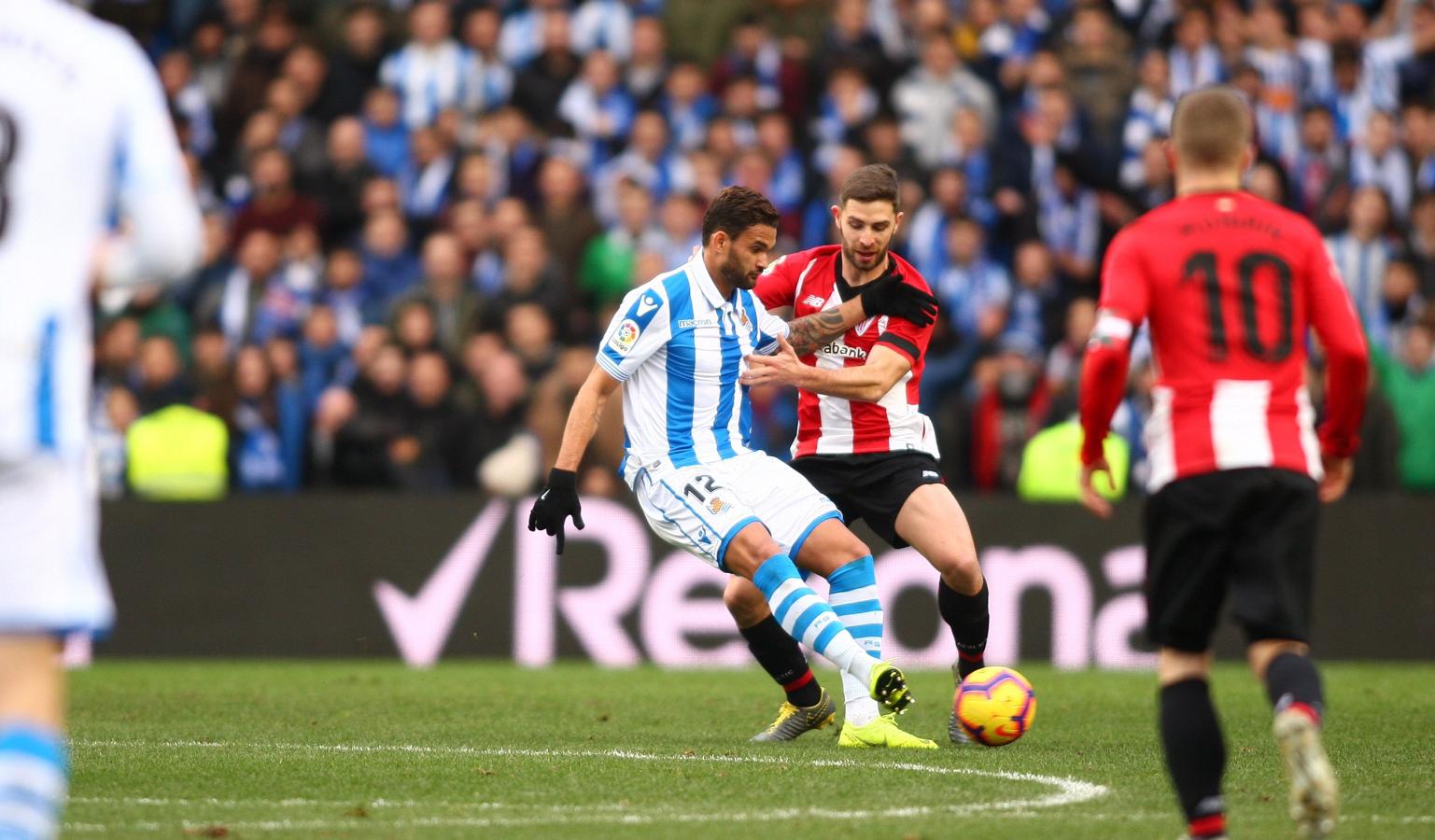 Las mejores imágenes del derbi entre la Real Sociedad y el Athletic en Anoeta. 