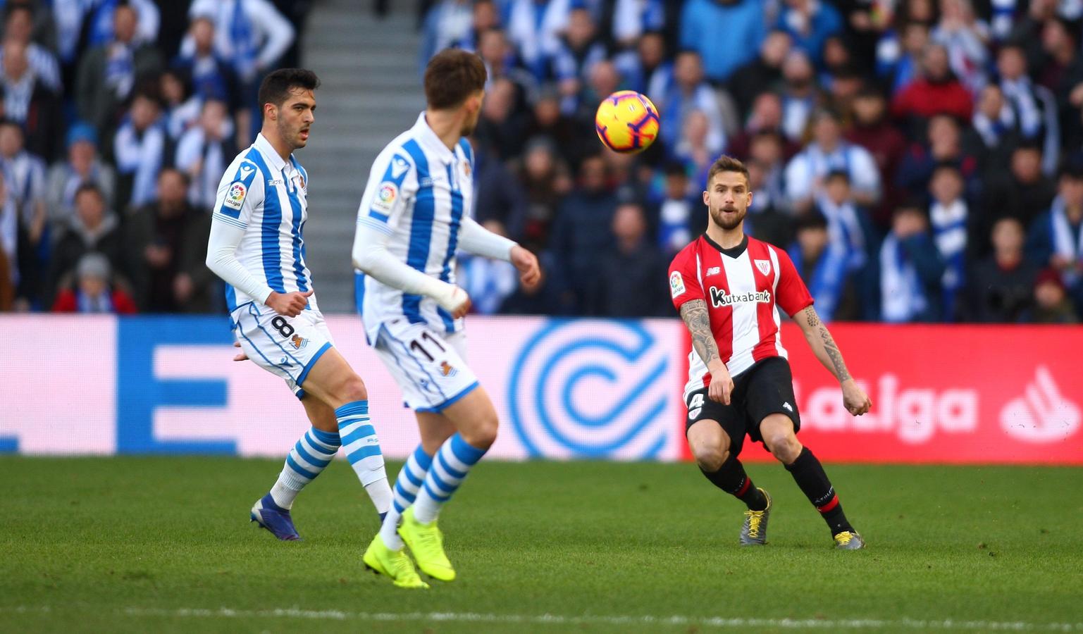 Las mejores imágenes del derbi entre la Real Sociedad y el Athletic en Anoeta. 