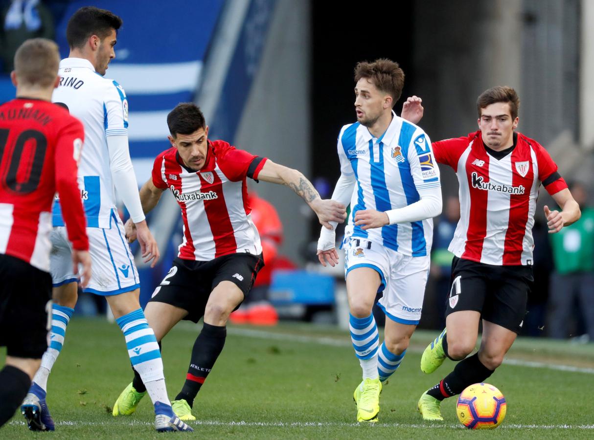 Las mejores imágenes del derbi entre la Real Sociedad y el Athletic en Anoeta. 