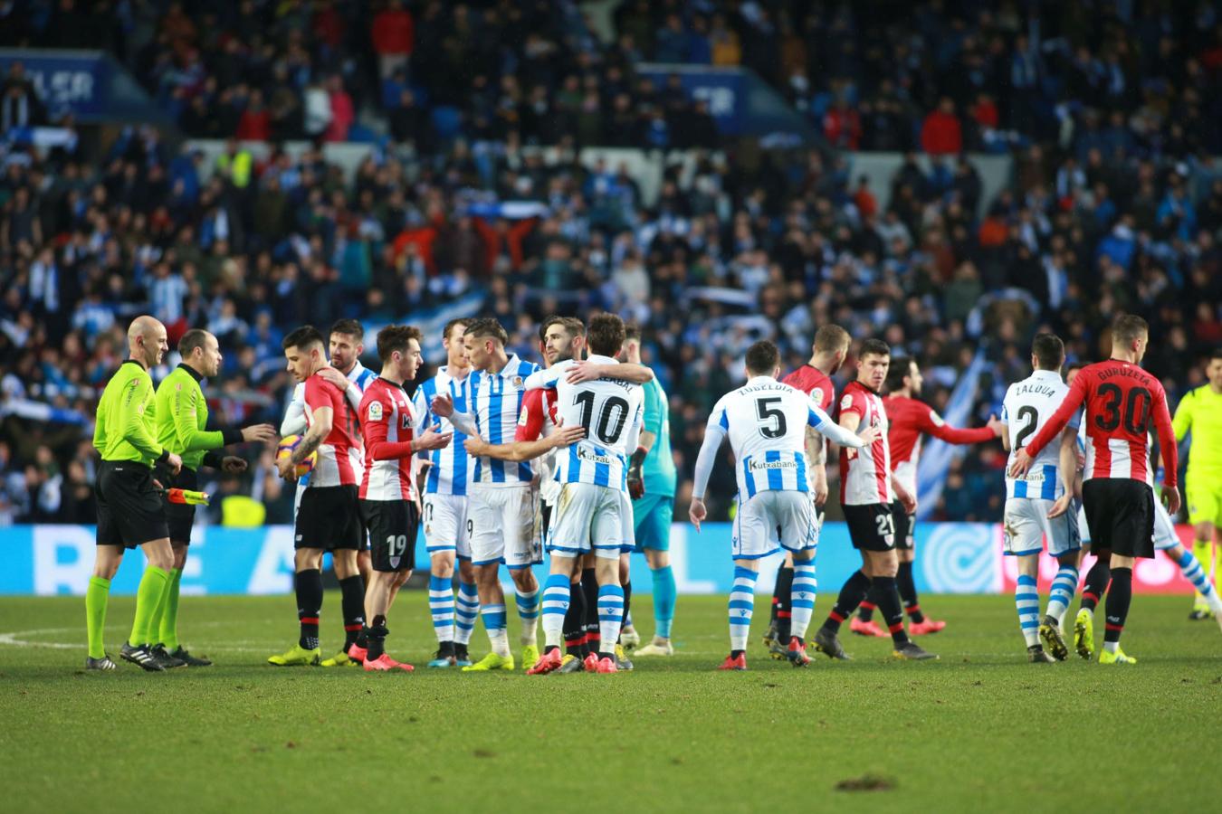 Las mejores imágenes del derbi entre la Real Sociedad y el Athletic en Anoeta. 