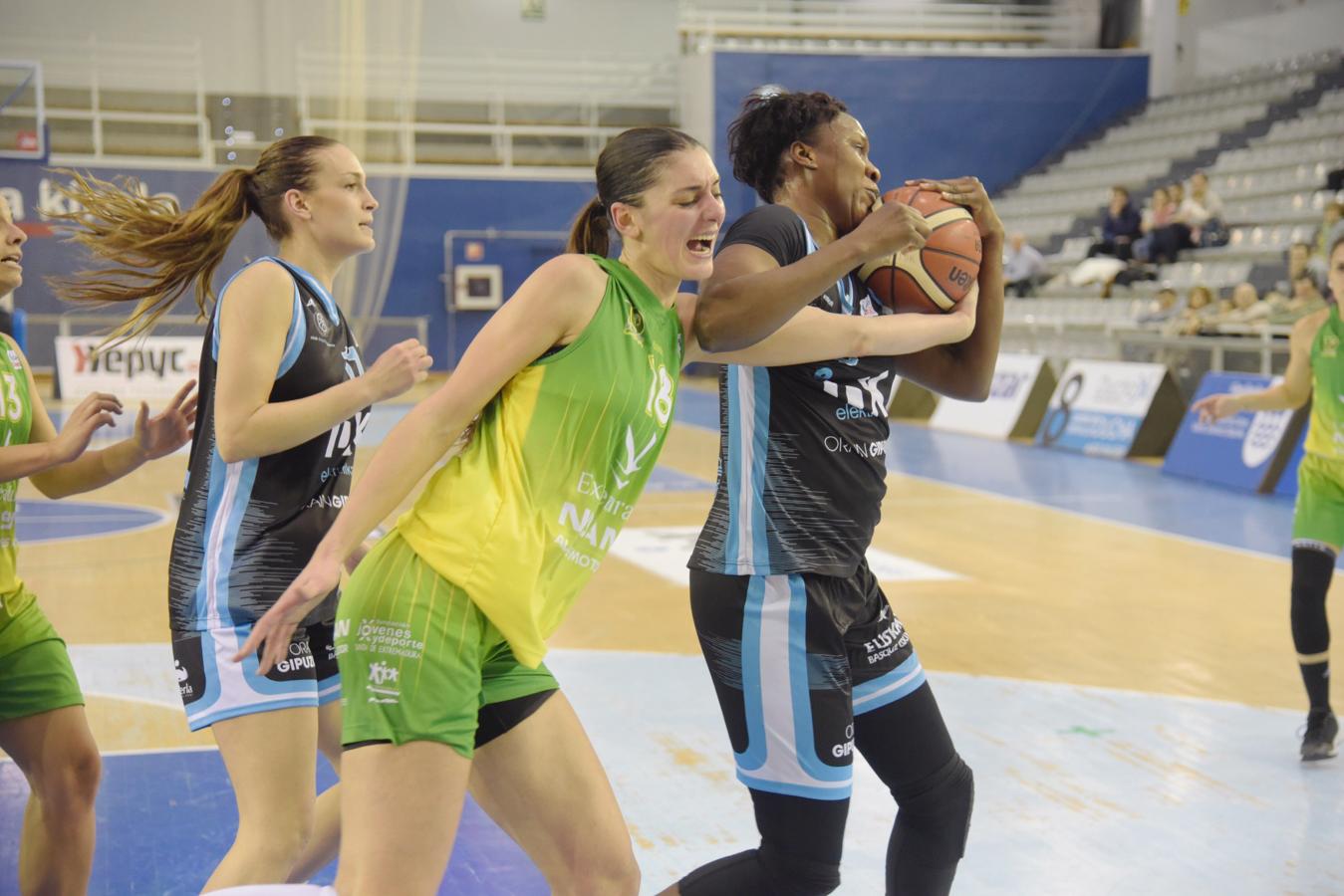 Las mejores imágenes del derbi entre la Real Sociedad y el Athletic en Anoeta. 