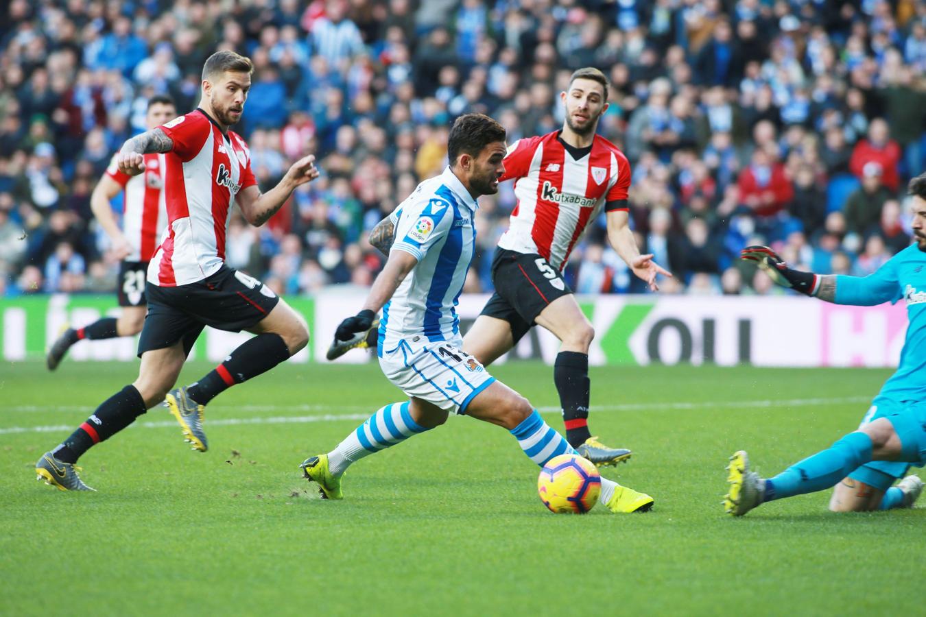 Las mejores imágenes del derbi entre la Real Sociedad y el Athletic en Anoeta. 