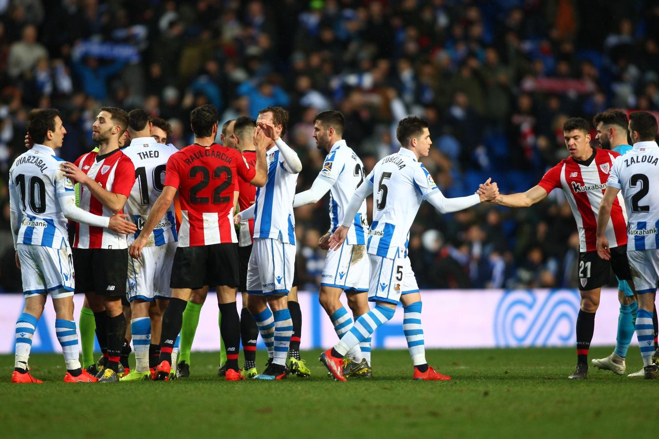 Las mejores imágenes del derbi entre la Real Sociedad y el Athletic en Anoeta. 