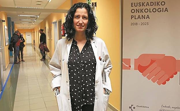 Nerea Ancizar, oncóloga médica e investigadora principal del Hospital Universitario Donostia.