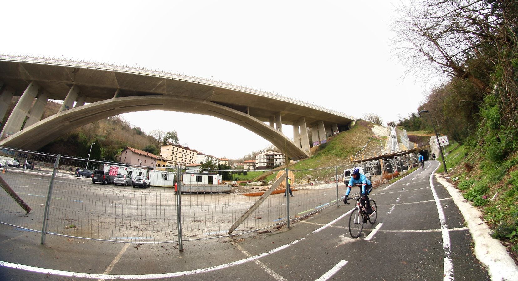 Fotos: Obras de construccion del ascensor de Morlans