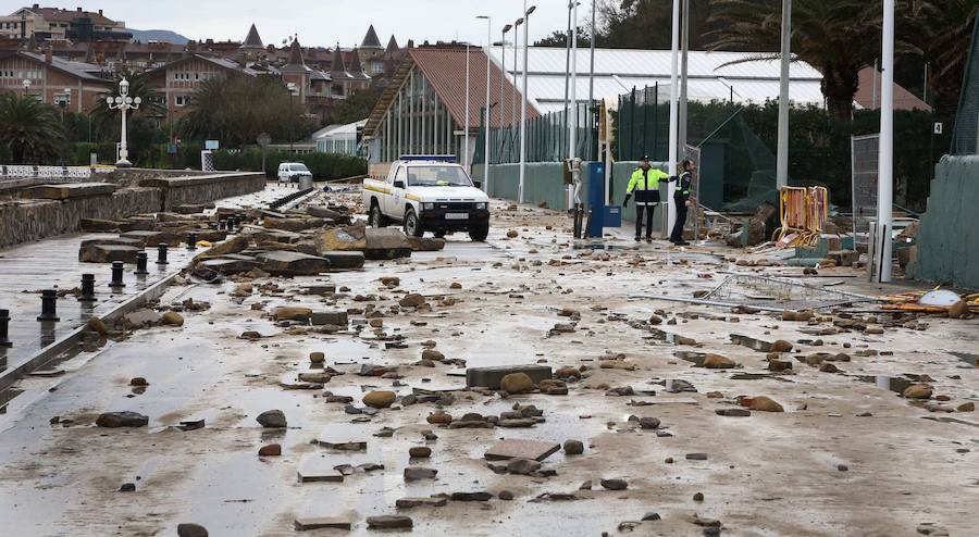 Se cumplen cinco años del 'Tsunami' que arrasó la costa guipuzcoana. Repasa las fotos de aquella jornada.