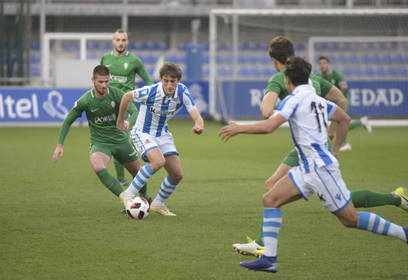 El filial de la Real Sociedad se enfrenta al equipo asturiano. 