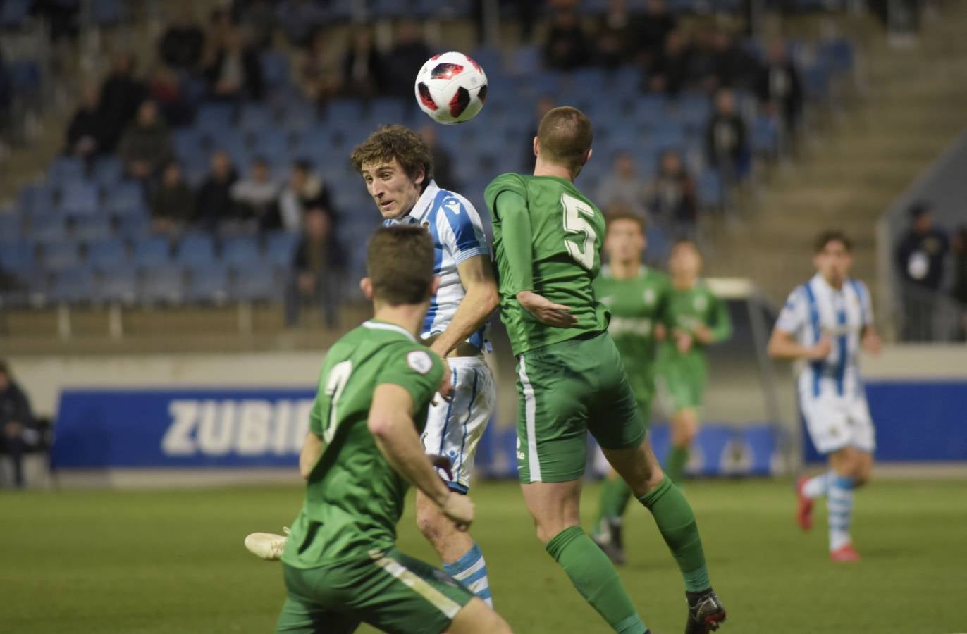 El filial de la Real Sociedad se enfrenta al equipo asturiano. 