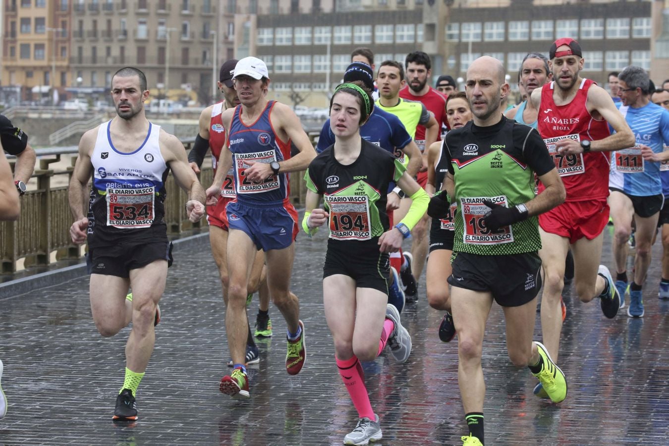 Lluvia, frío y triunfos muy reñidos en los 10 kilómetros de la Gimnástica de Ulía 