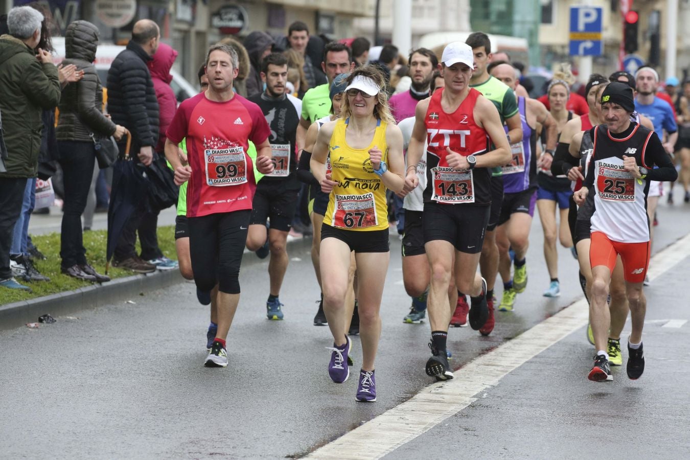 Lluvia, frío y triunfos muy reñidos en los 10 kilómetros de la Gimnástica de Ulía 