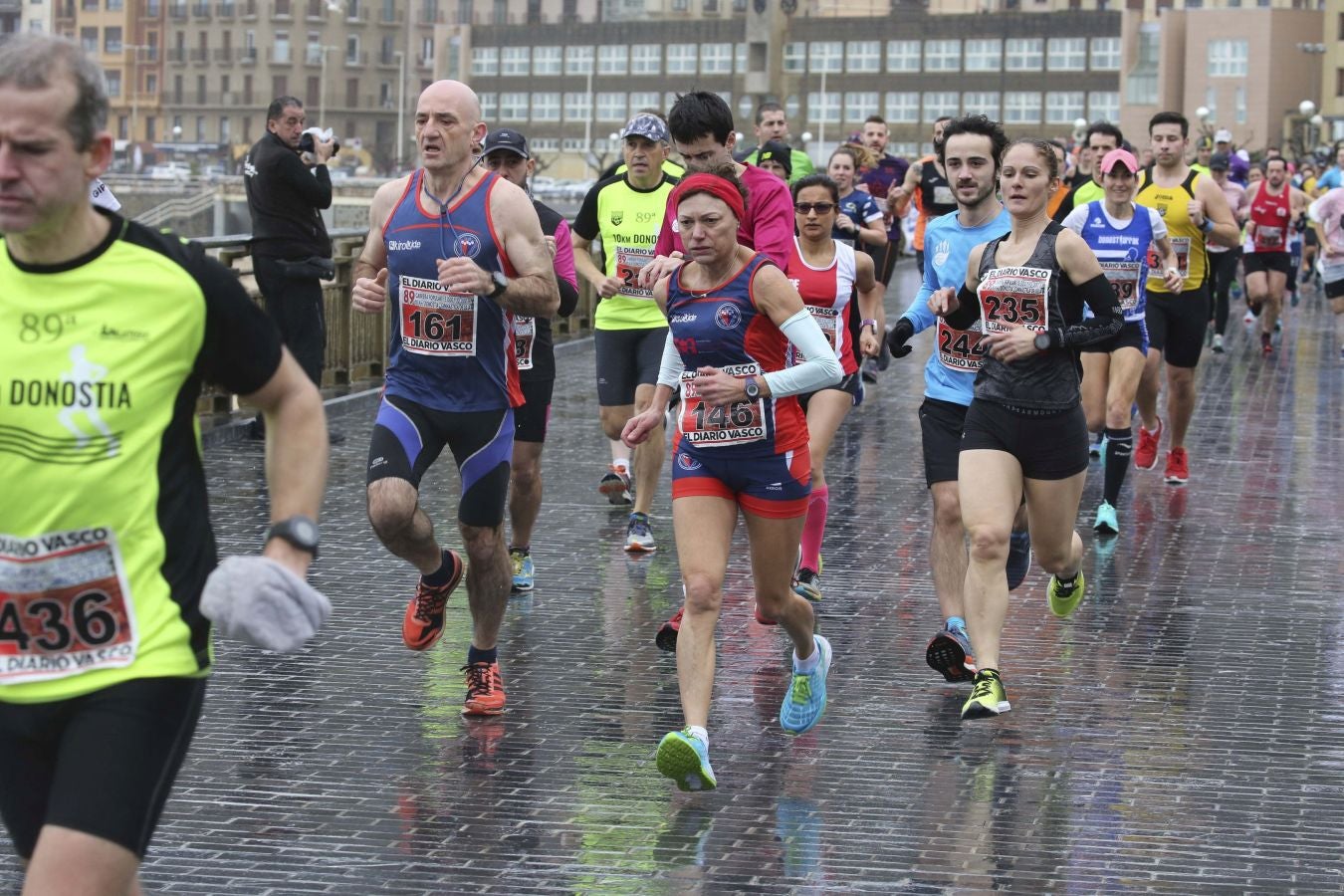 Lluvia, frío y triunfos muy reñidos en los 10 kilómetros de la Gimnástica de Ulía 